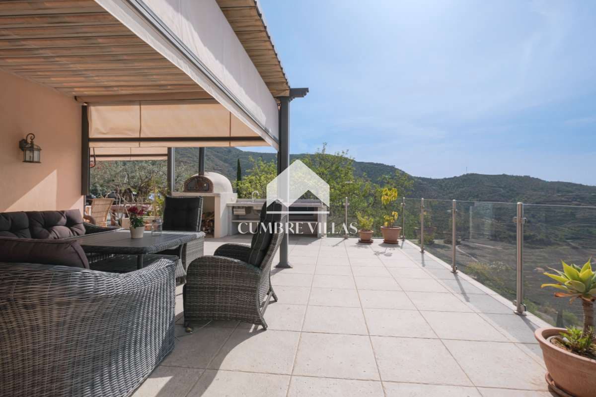 6 soveværelse Finca/Landehus til salg i Itrabo med swimmingpool garage - € 1.295.000 (Ref: 8896074)