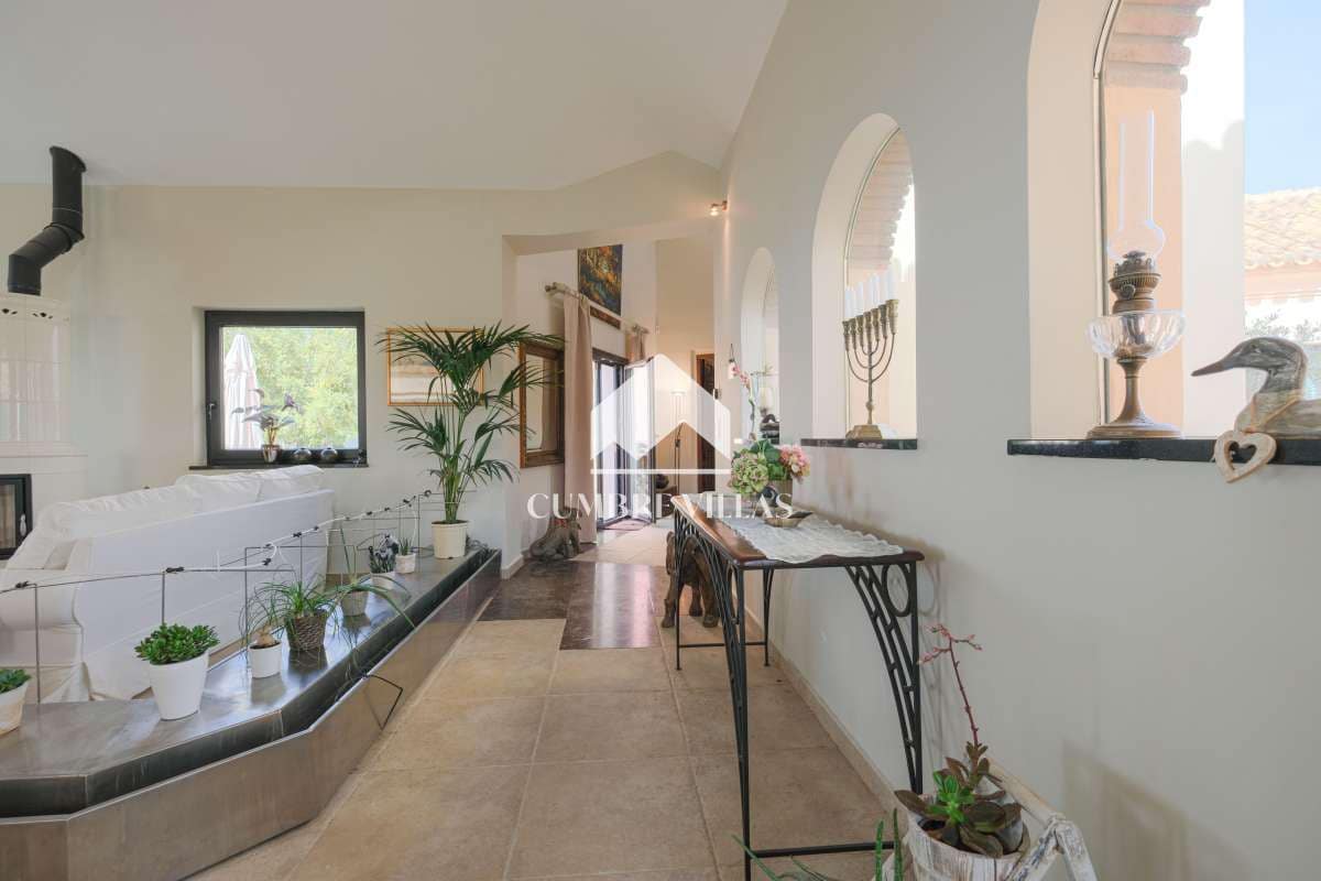 6 soveværelse Finca/Landehus til salg i Itrabo med swimmingpool garage - € 1.295.000 (Ref: 8896074)