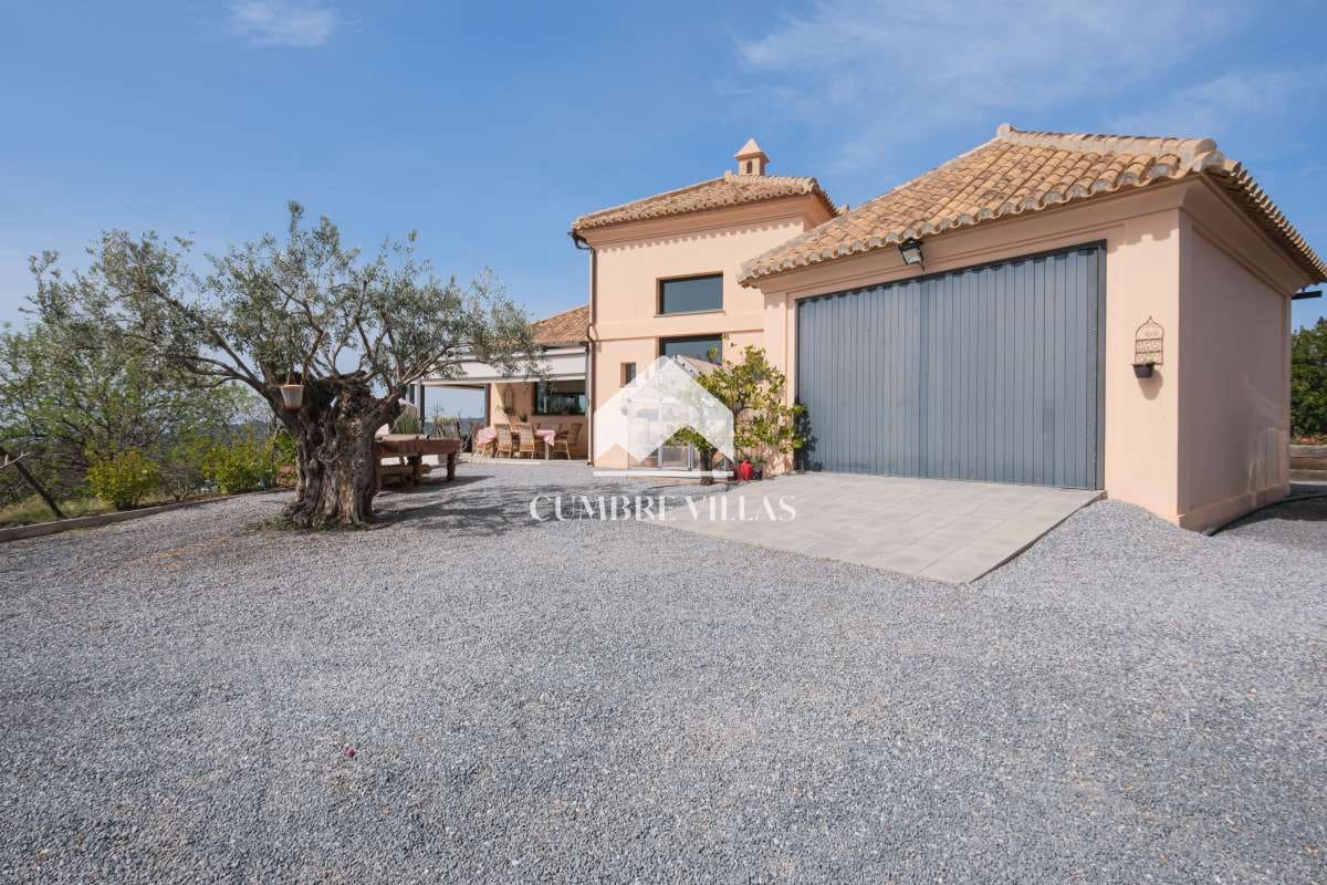 6 soveværelse Finca/Landehus til salg i Itrabo med swimmingpool garage - € 1.295.000 (Ref: 8896074)