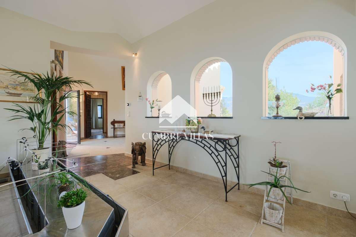 6 soveværelse Finca/Landehus til salg i Itrabo med swimmingpool garage - € 1.295.000 (Ref: 8896074)