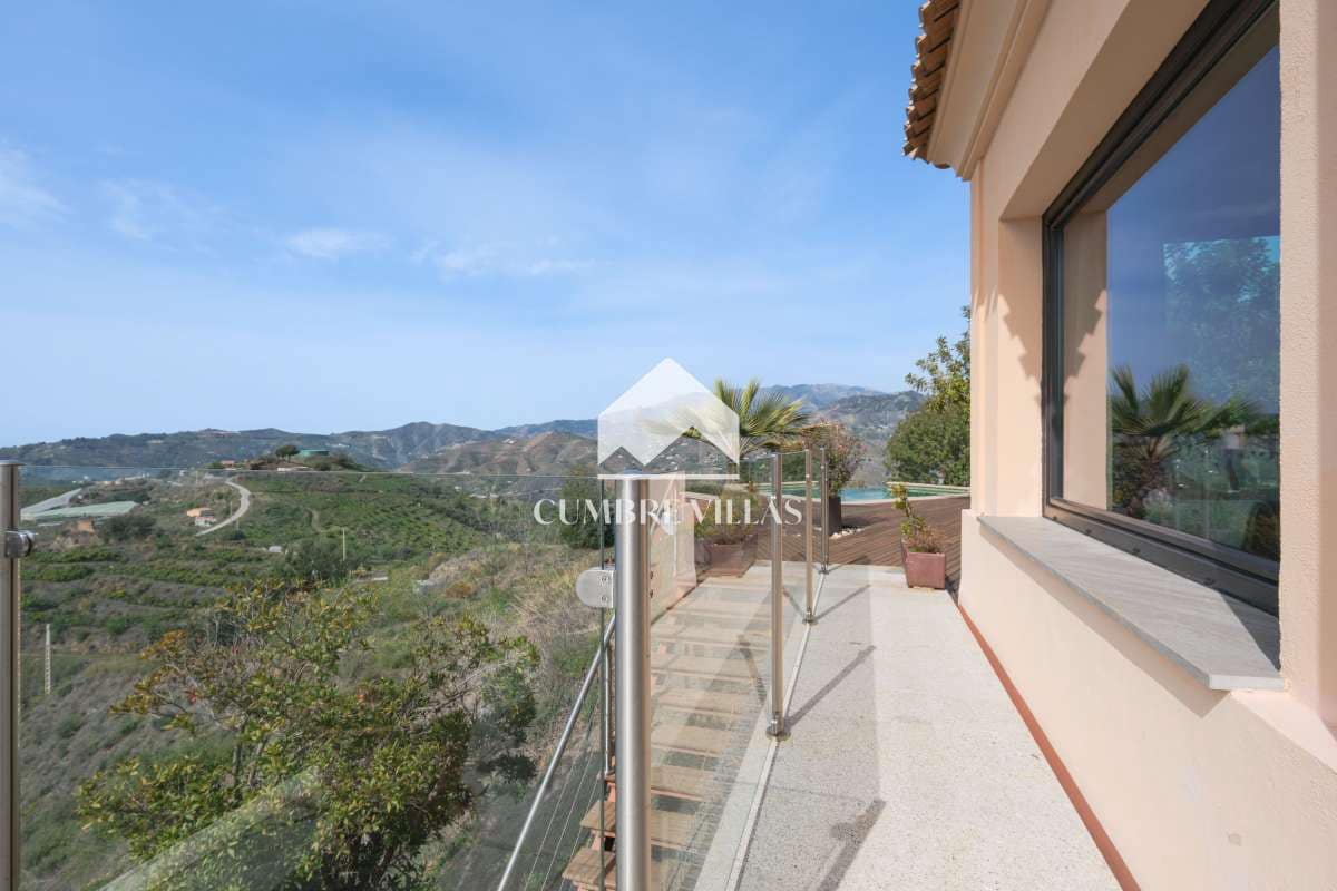 6 soveværelse Finca/Landehus til salg i Itrabo med swimmingpool garage - € 1.295.000 (Ref: 8896074)