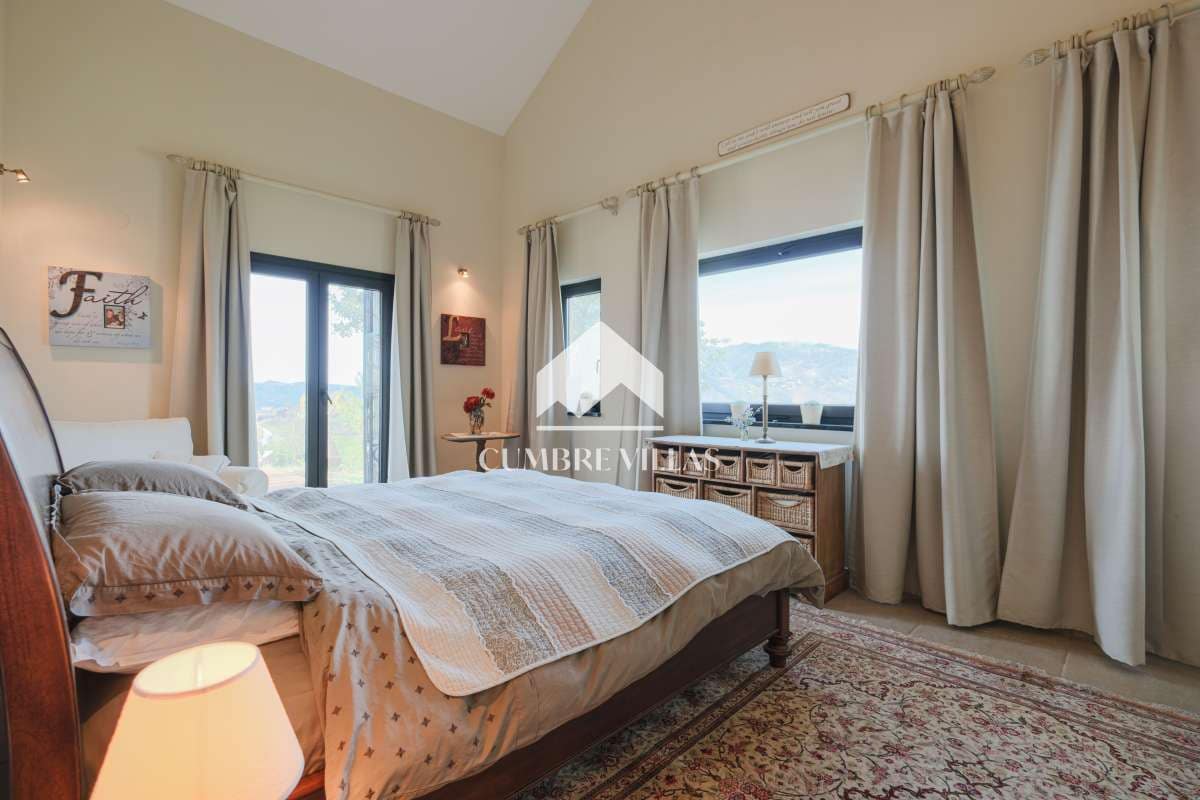 6 soveværelse Finca/Landehus til salg i Itrabo med swimmingpool garage - € 1.295.000 (Ref: 8896074)