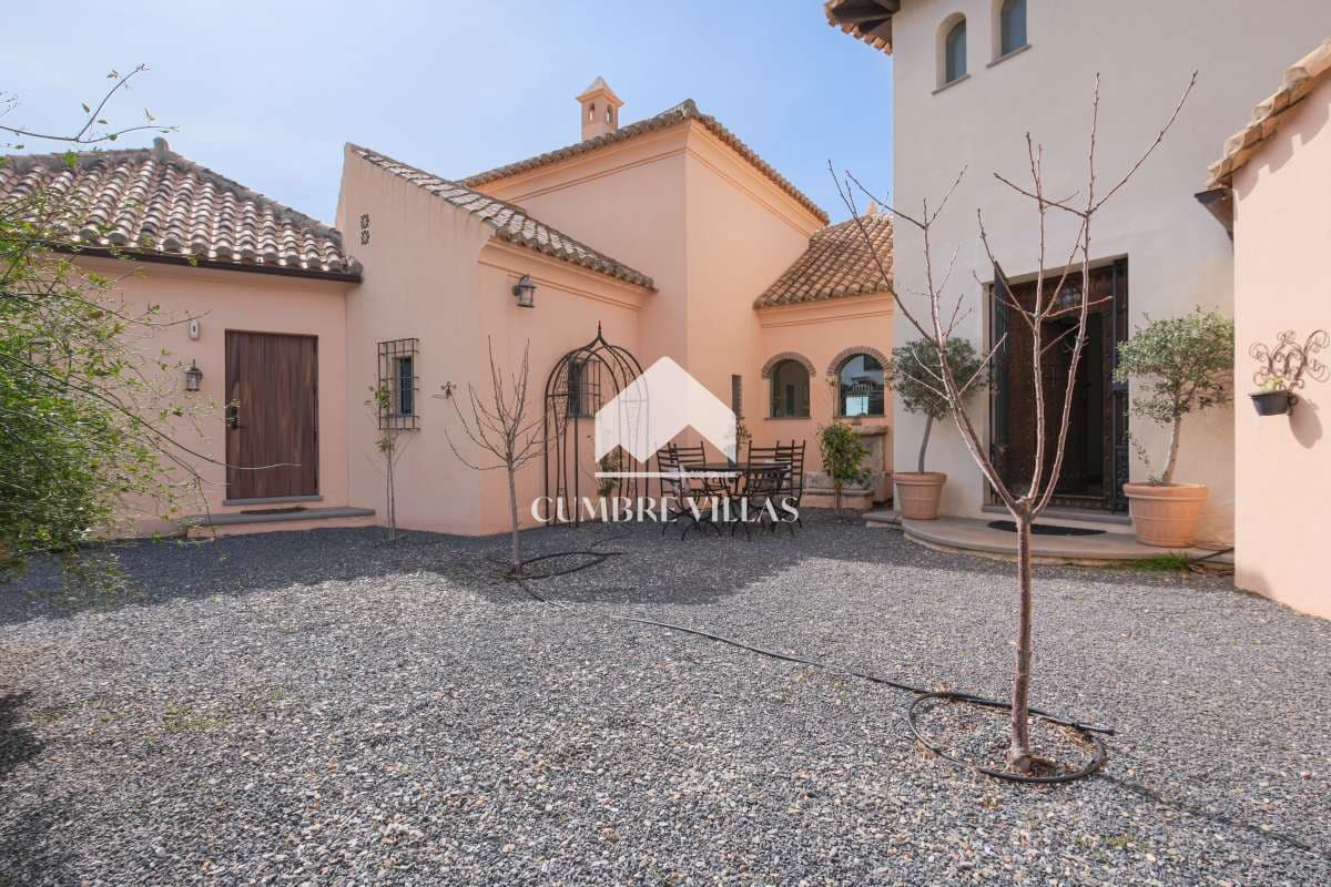 6 soveværelse Finca/Landehus til salg i Itrabo med swimmingpool garage - € 1.295.000 (Ref: 8896074)