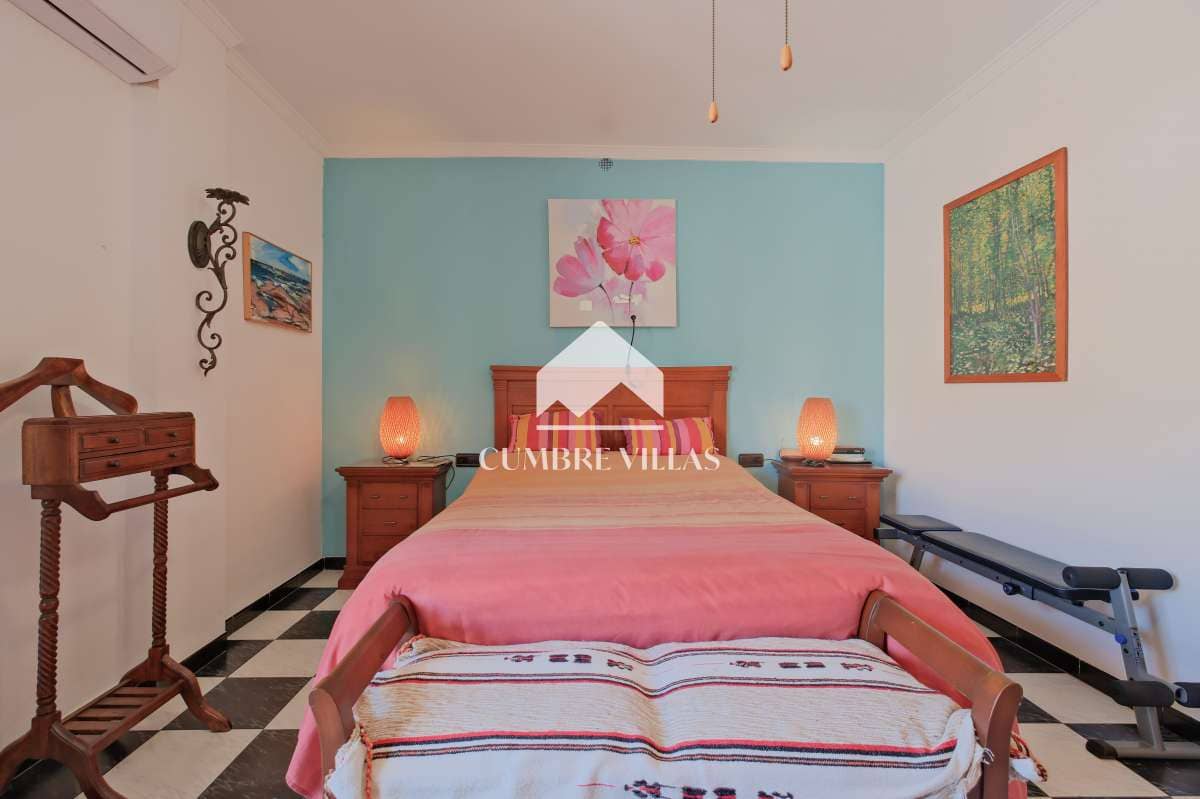 5 sypialnia Finka/Dom wiejski na sprzedaż w Itrabo z basenem garażem - 1 485 000 € (Ref: 8938245)