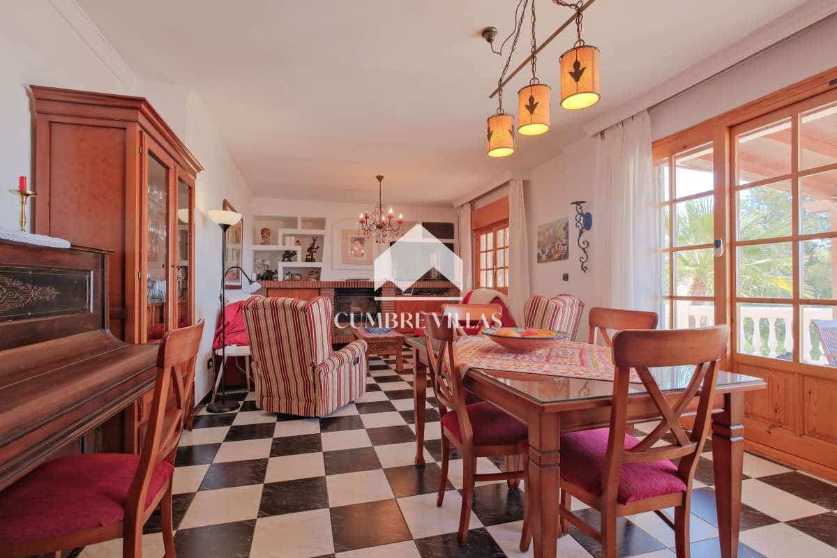 5 sypialnia Finka/Dom wiejski na sprzedaż w Itrabo z basenem garażem - 1 485 000 € (Ref: 8938245)