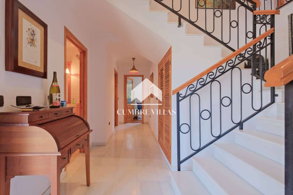 5 sypialnia Finka/Dom wiejski na sprzedaż w Itrabo z basenem garażem - 1 485 000 € (Ref: 8938245)