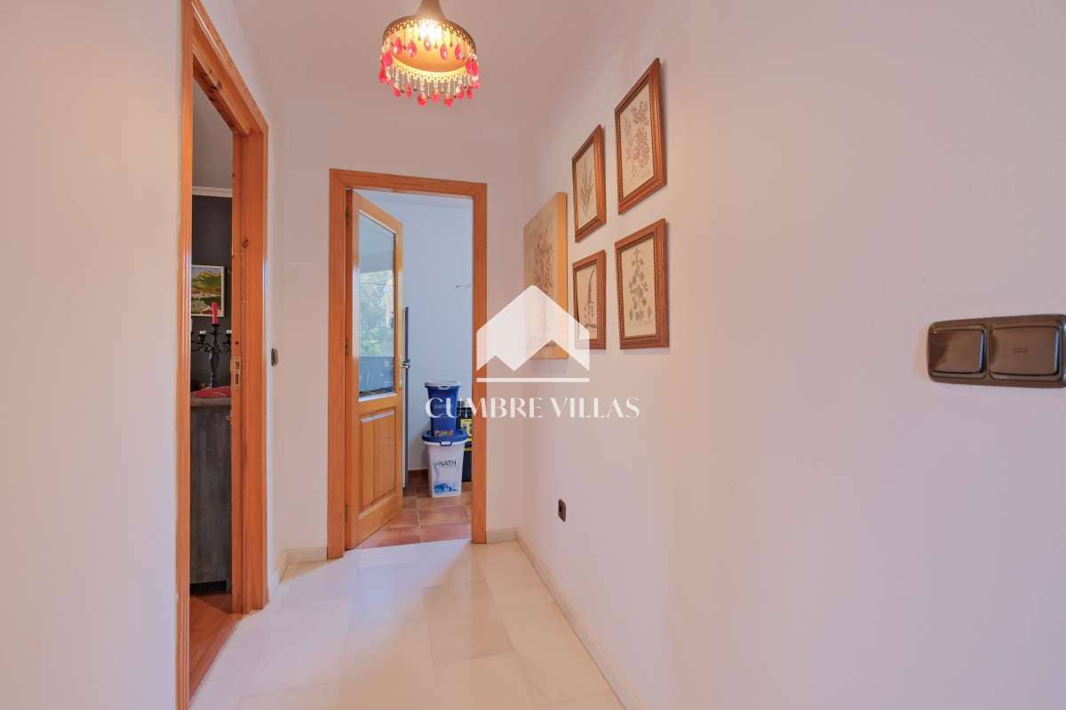 5 sypialnia Finka/Dom wiejski na sprzedaż w Itrabo z basenem garażem - 1 485 000 € (Ref: 8938245)