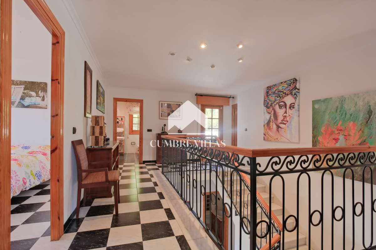 5 sypialnia Finka/Dom wiejski na sprzedaż w Itrabo z basenem garażem - 1 485 000 € (Ref: 8938245)