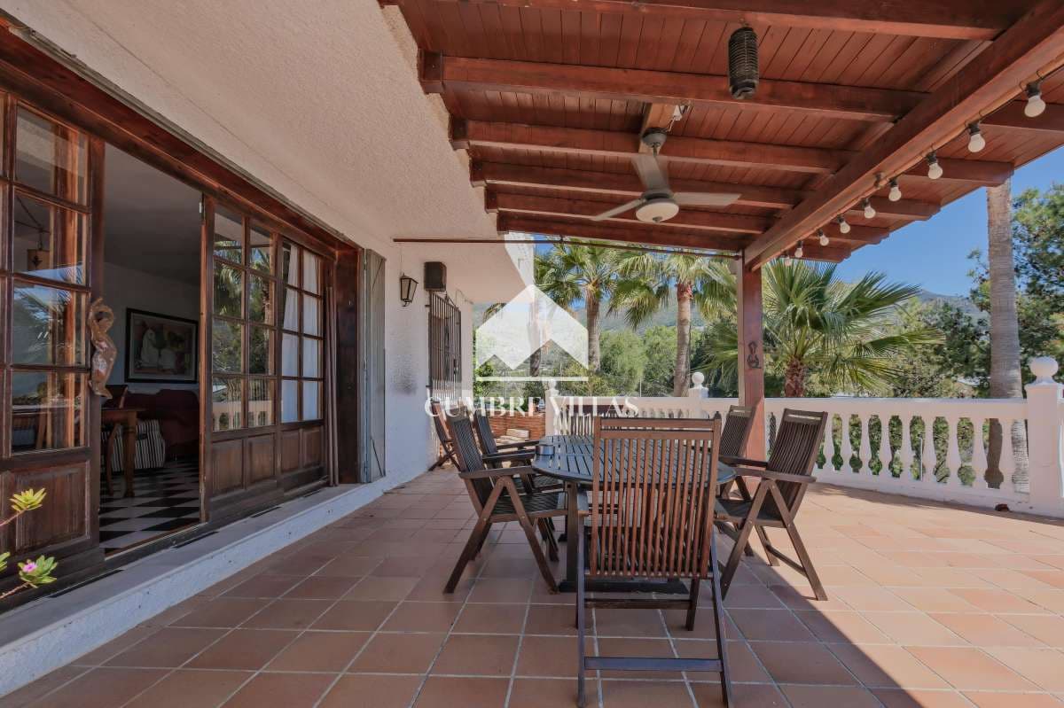 5 sypialnia Finka/Dom wiejski na sprzedaż w Itrabo z basenem garażem - 1 485 000 € (Ref: 8938245)