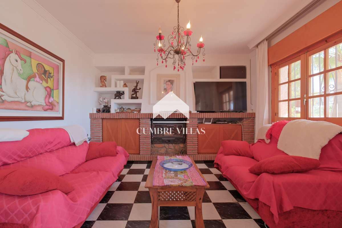 5 sypialnia Finka/Dom wiejski na sprzedaż w Itrabo z basenem garażem - 1 485 000 € (Ref: 8938245)