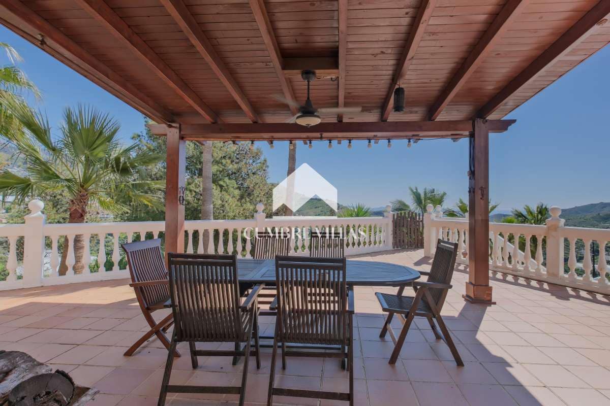 5 sypialnia Finka/Dom wiejski na sprzedaż w Itrabo z basenem garażem - 1 485 000 € (Ref: 8938245)