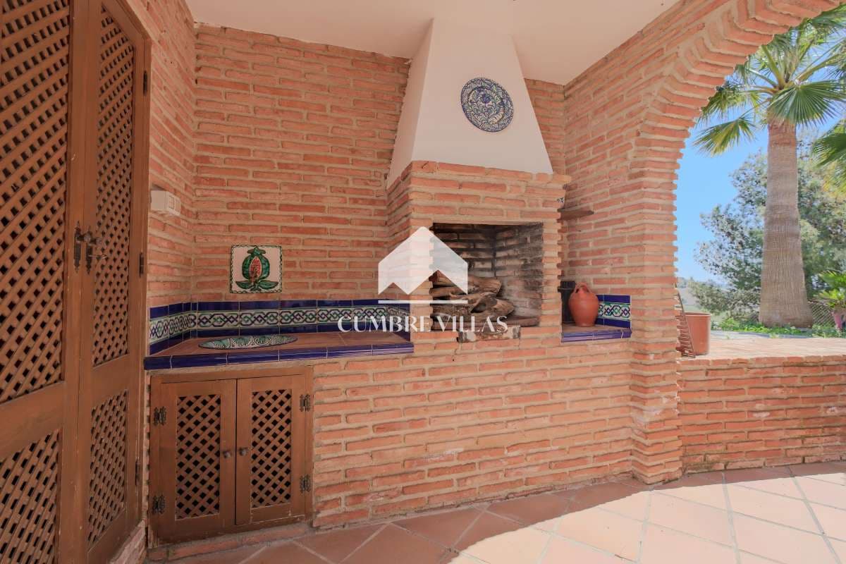 5 sypialnia Finka/Dom wiejski na sprzedaż w Itrabo z basenem garażem - 1 485 000 € (Ref: 8938245)