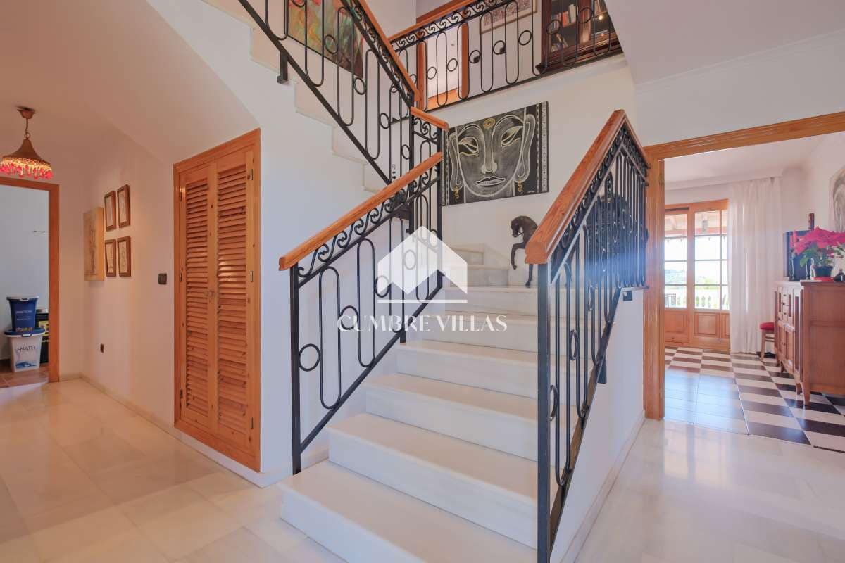 5 sypialnia Finka/Dom wiejski na sprzedaż w Itrabo z basenem garażem - 1 485 000 € (Ref: 8938245)