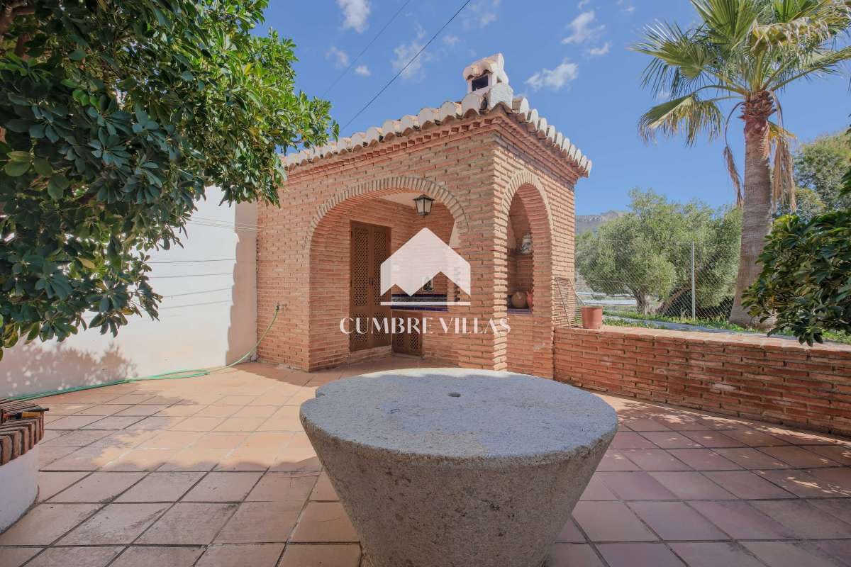 5 sypialnia Finka/Dom wiejski na sprzedaż w Itrabo z basenem garażem - 1 485 000 € (Ref: 8938245)