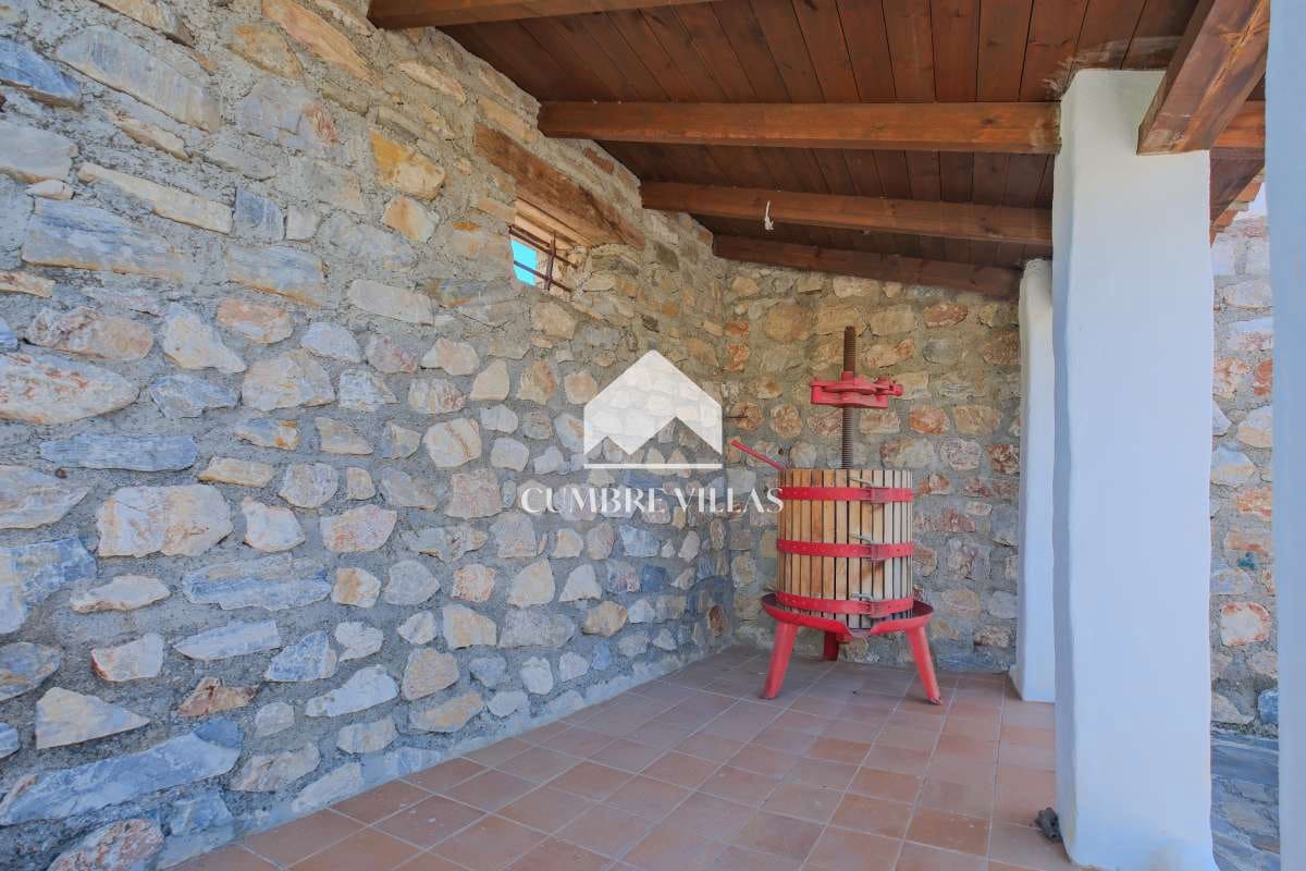 5 sypialnia Finka/Dom wiejski na sprzedaż w Itrabo z basenem garażem - 1 485 000 € (Ref: 8938245)