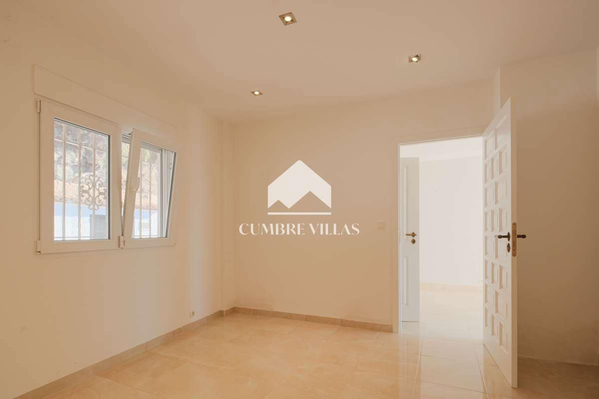 4 sypialnia Willa na sprzedaż w Salobrena z basenem - 749 000 € (Ref: 8945682)