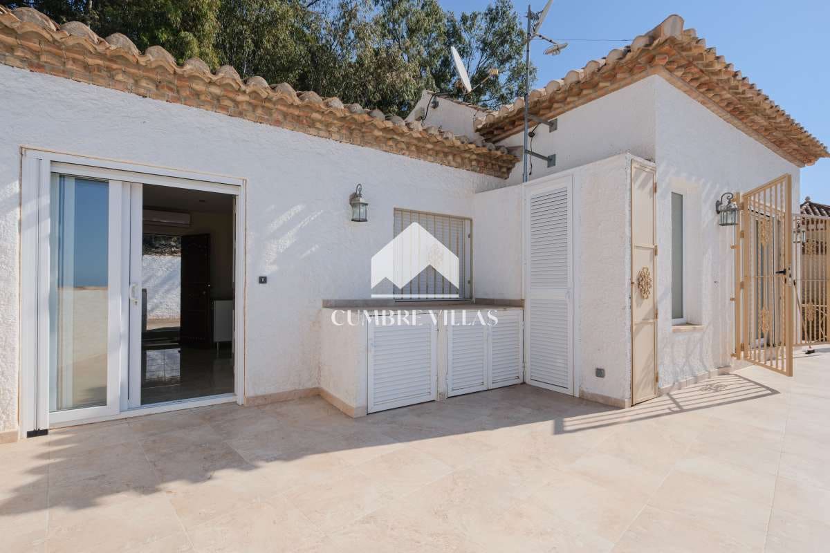 4 sypialnia Willa na sprzedaż w Salobrena z basenem - 749 000 € (Ref: 8945682)