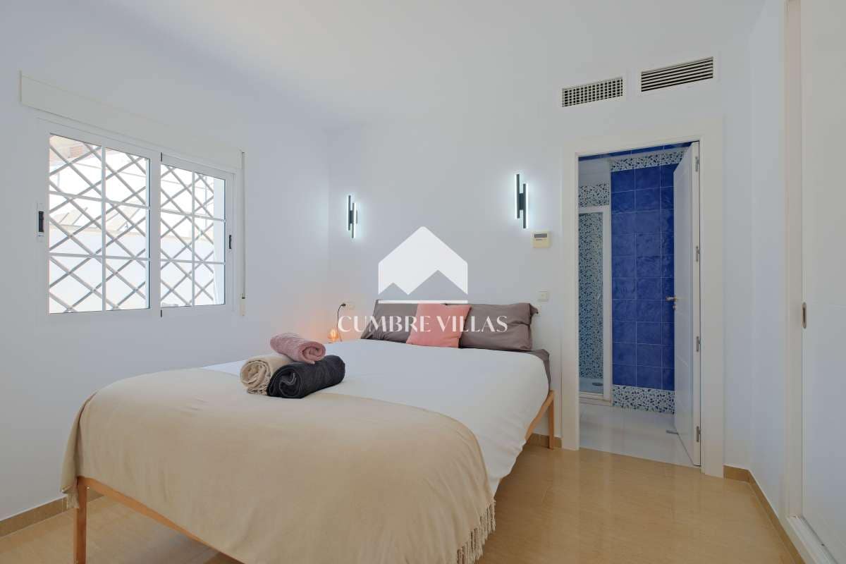 4 soveværelse Villa til salg i Salobrena med swimmingpool garage - € 649.000 (Ref: 9022831)