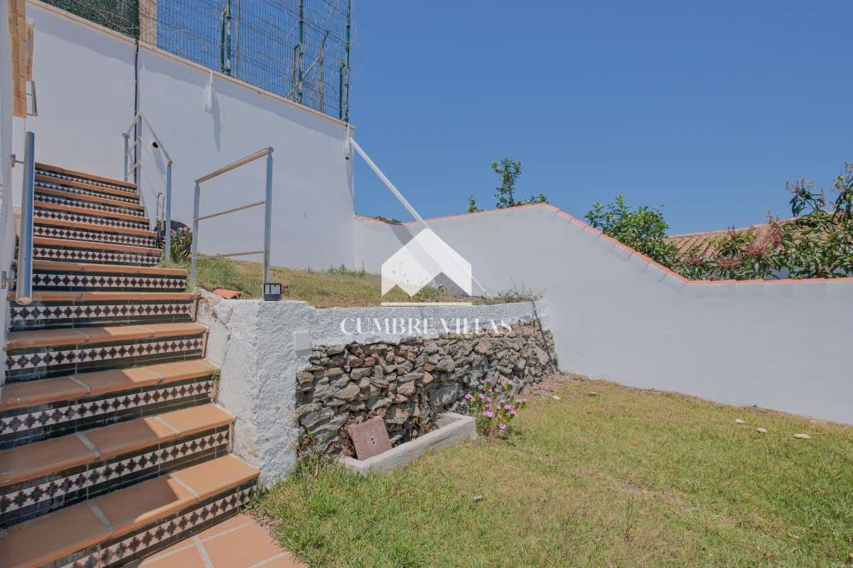 4 soveværelse Villa til salg i Salobrena med swimmingpool garage - € 649.000 (Ref: 9022831)