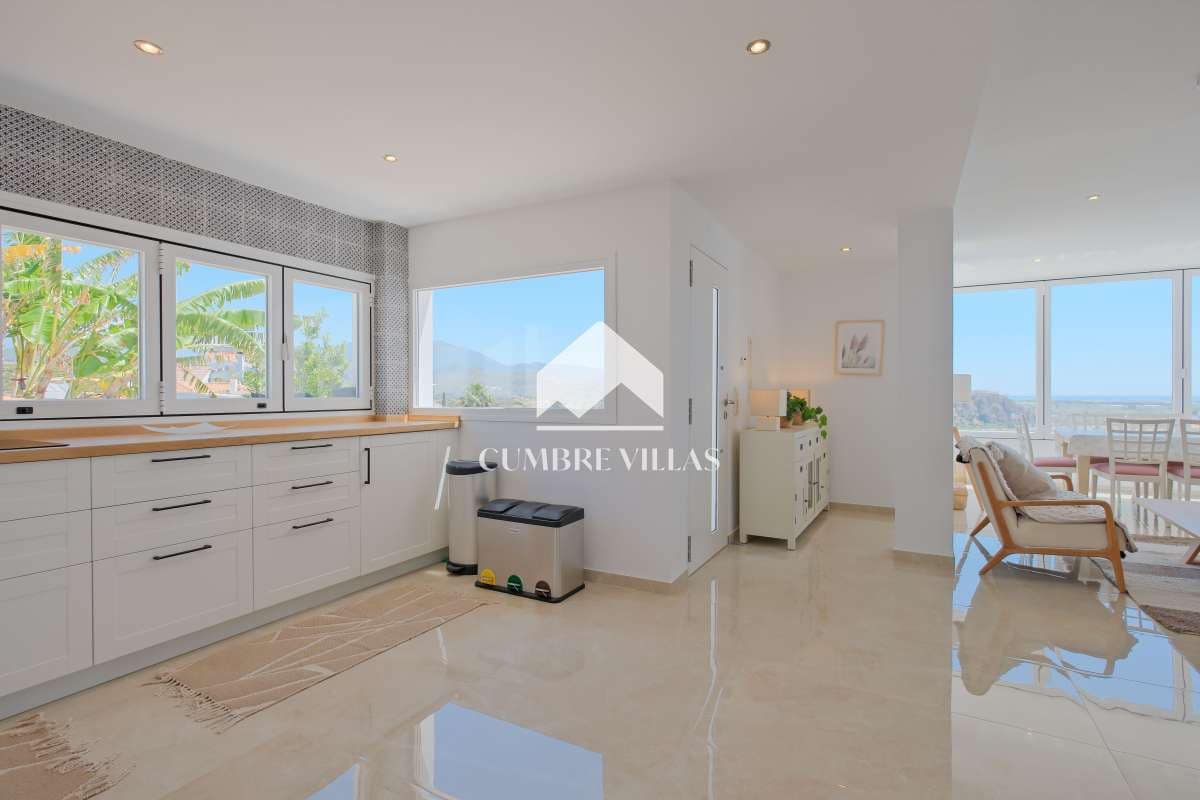 4 soveværelse Villa til salg i Salobrena med swimmingpool garage - € 649.000 (Ref: 9022831)