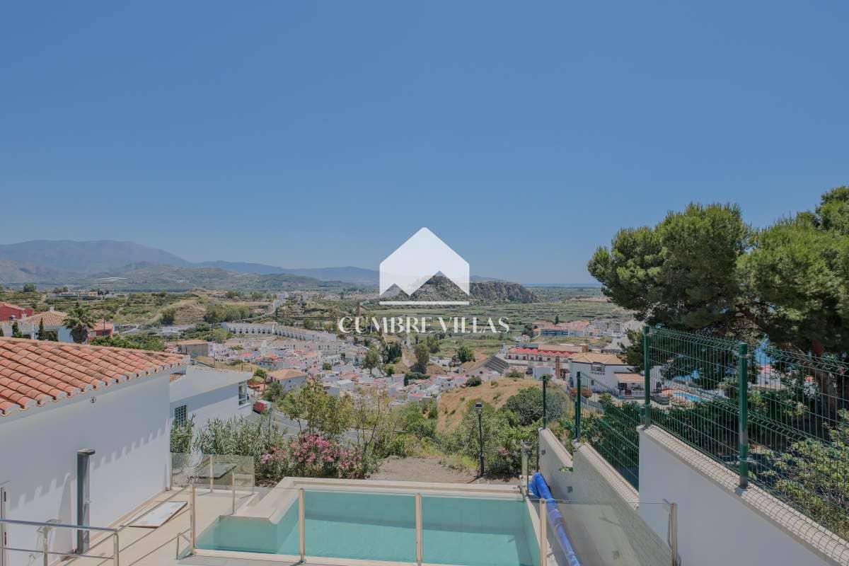 4 soveværelse Villa til salg i Salobrena med swimmingpool garage - € 649.000 (Ref: 9022831)