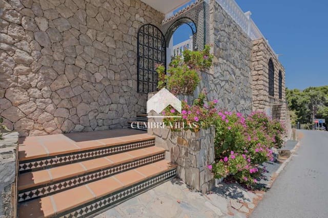 4 slaapkamer Villa te koop in Salobreña met zwembad garage - € 649.000 (Ref: 9022831)