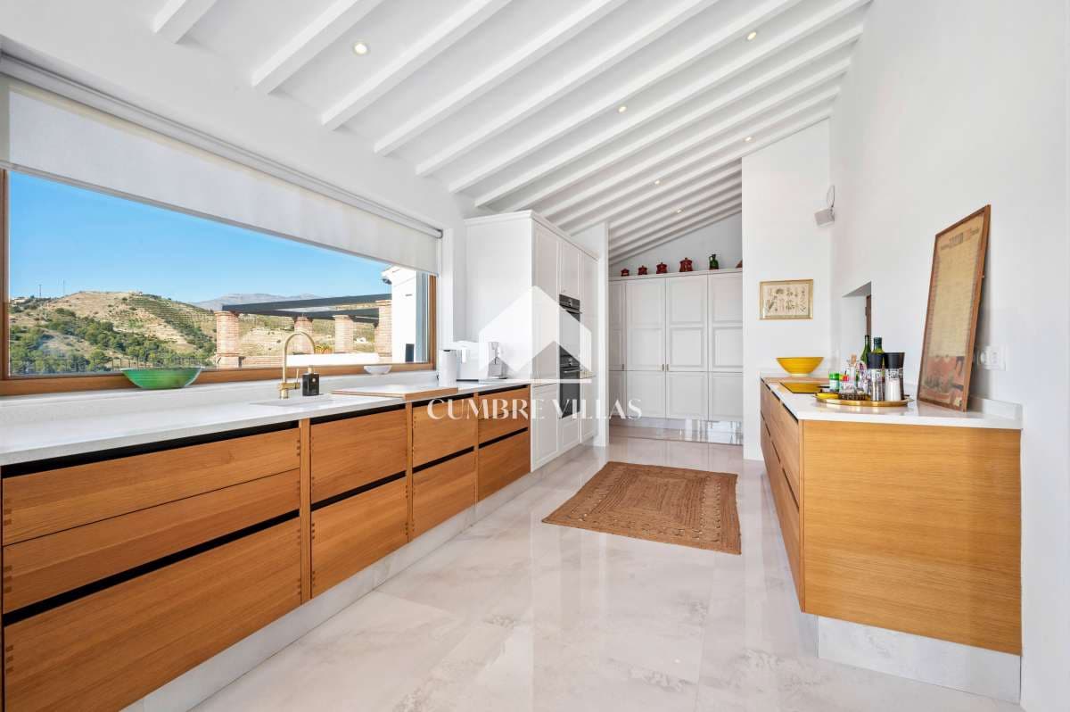 5 soverom Villa til salgs i Almunecar med svømmebasseng garasje - € 2 595 000 (Ref: 9026168)