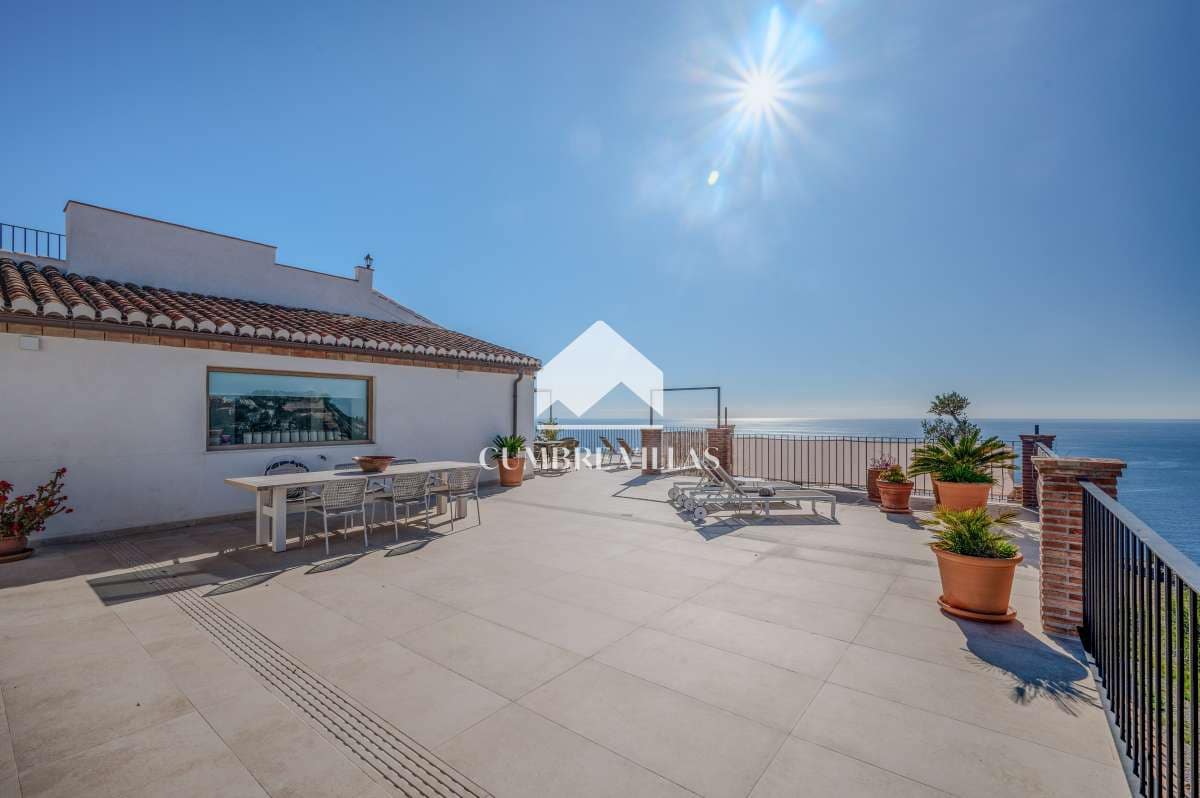 5 soverom Villa til salgs i Almunecar med svømmebasseng garasje - € 2 595 000 (Ref: 9026168)