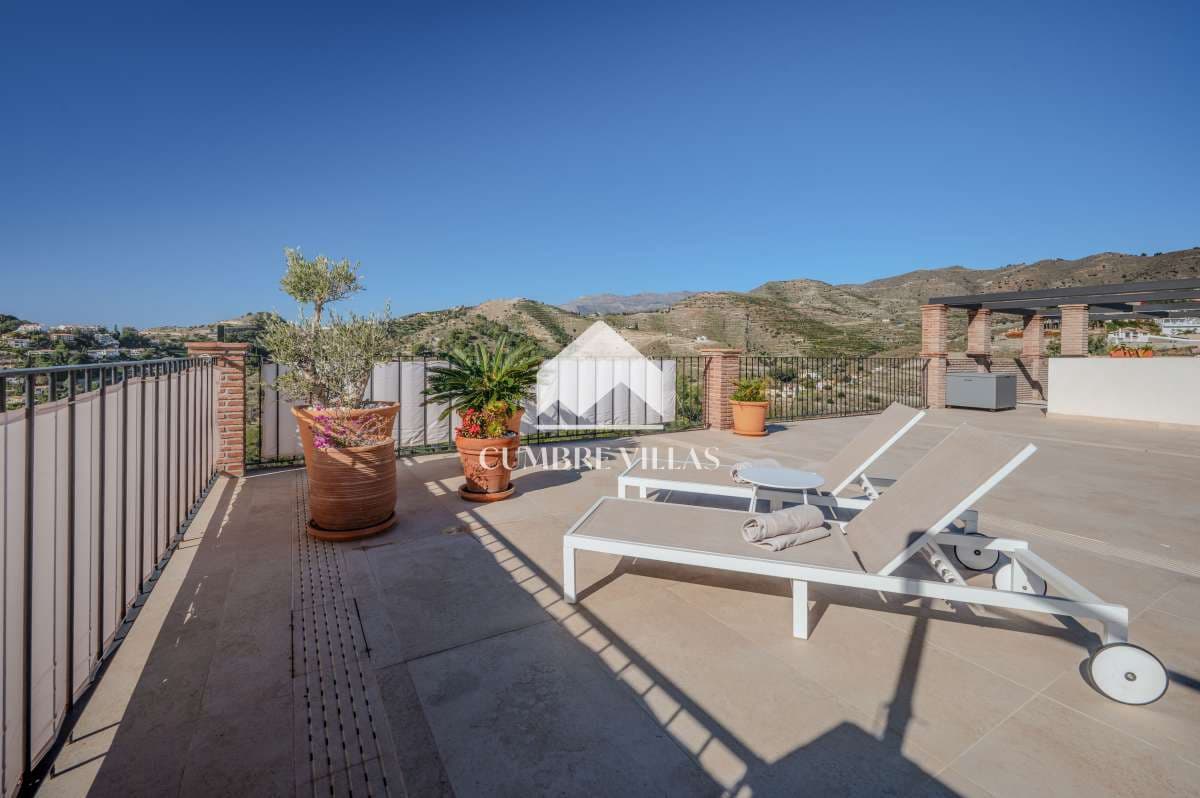 5 soverom Villa til salgs i Almunecar med svømmebasseng garasje - € 2 595 000 (Ref: 9026168)