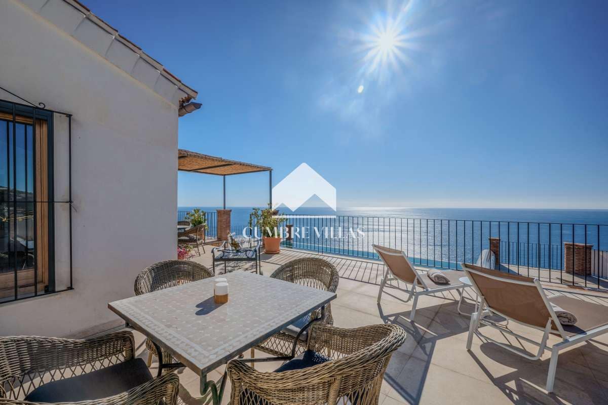 5 soverom Villa til salgs i Almunecar med svømmebasseng garasje - € 2 595 000 (Ref: 9026168)