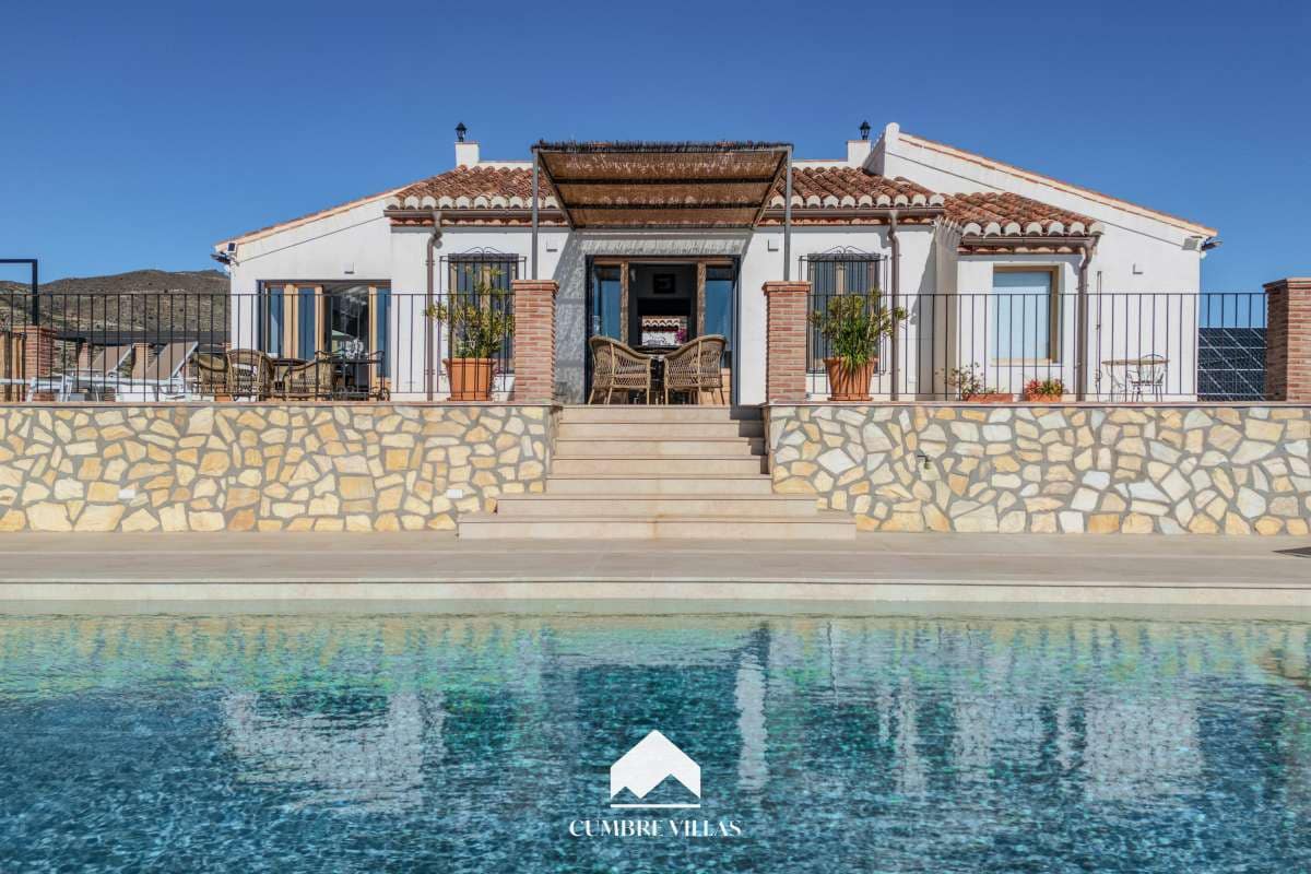 5 soverom Villa til salgs i Almunecar med svømmebasseng garasje - € 2 595 000 (Ref: 9026168)