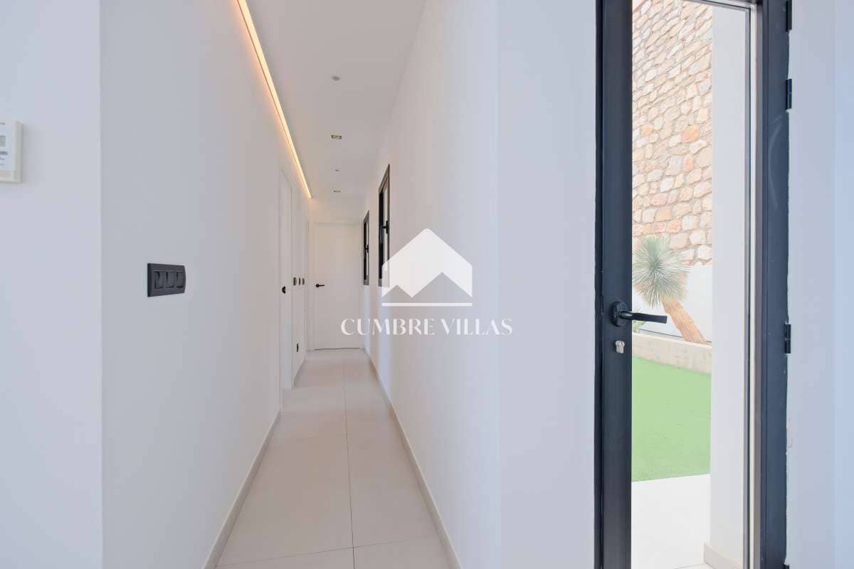 6 soveværelse Villa til salg i Salobrena med swimmingpool garage - € 1.495.000 (Ref: 9050503)