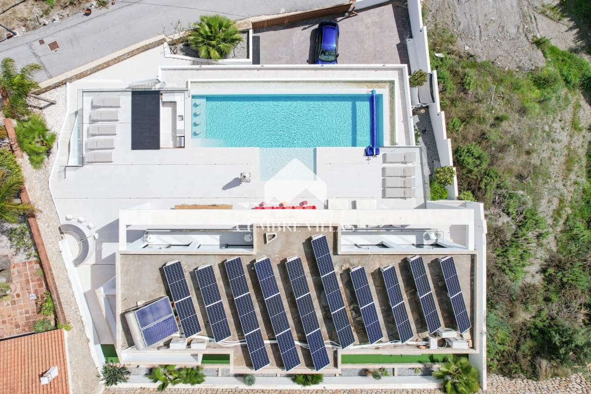 6 soveværelse Villa til salg i Salobrena med swimmingpool garage - € 1.495.000 (Ref: 9050503)