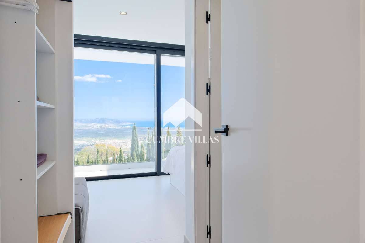 6 soveværelse Villa til salg i Salobrena med swimmingpool garage - € 1.495.000 (Ref: 9050503)