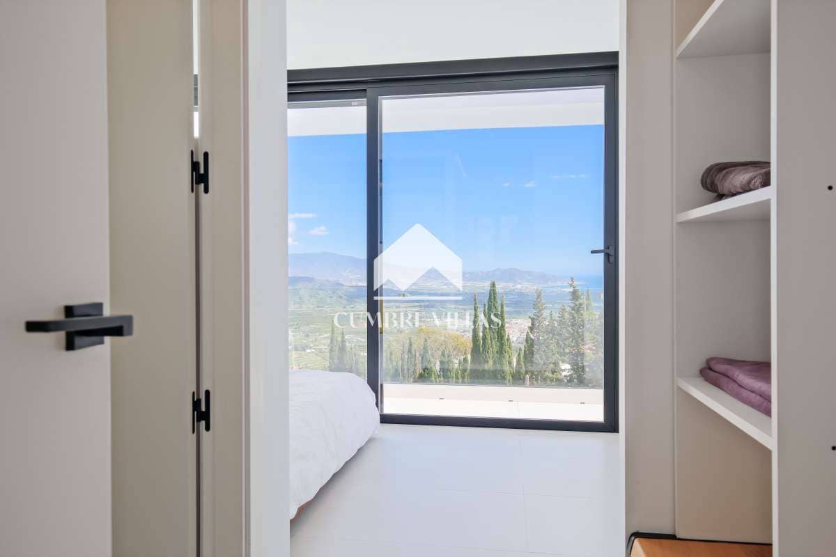 6 soveværelse Villa til salg i Salobrena med swimmingpool garage - € 1.495.000 (Ref: 9050503)