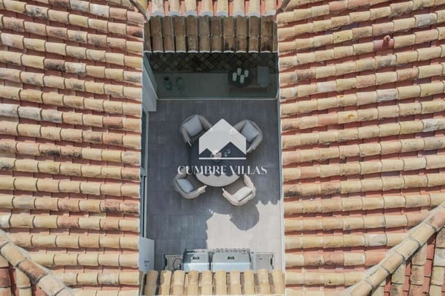 2 slaapkamer Villa te koop in Almuñécar met zwembad garage - € 995.000 (Ref: 9072943)