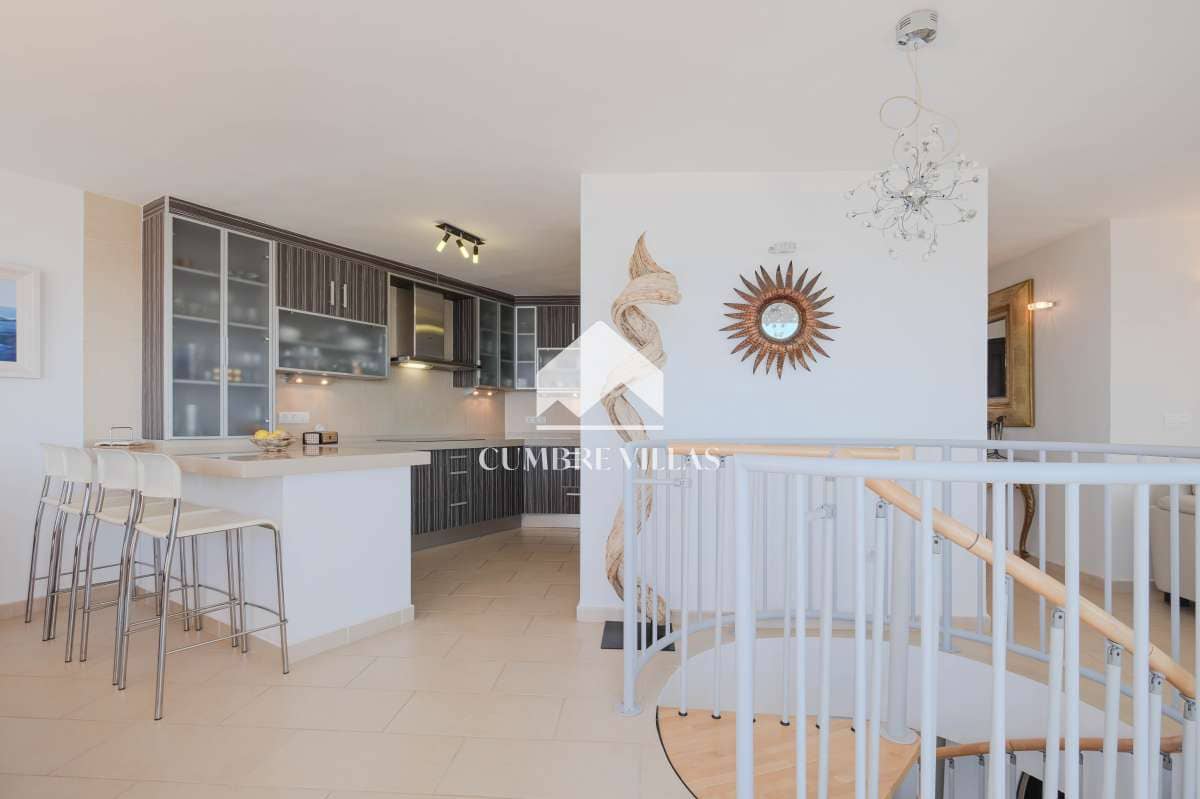 5 soveværelse Villa til salg i Salobrena med swimmingpool garage - € 930.000 (Ref: 9106143)