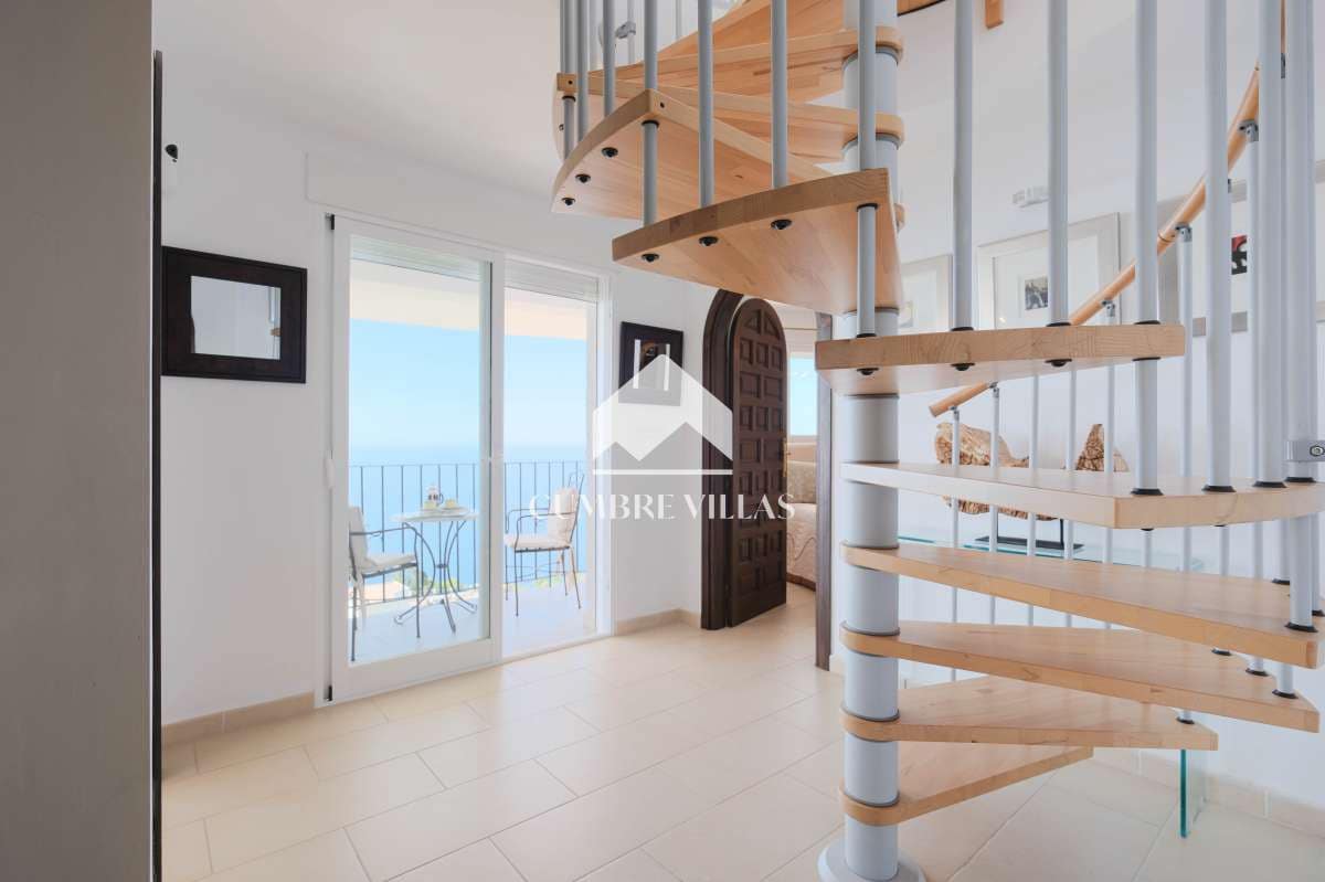 5 soveværelse Villa til salg i Salobrena med swimmingpool garage - € 930.000 (Ref: 9106143)