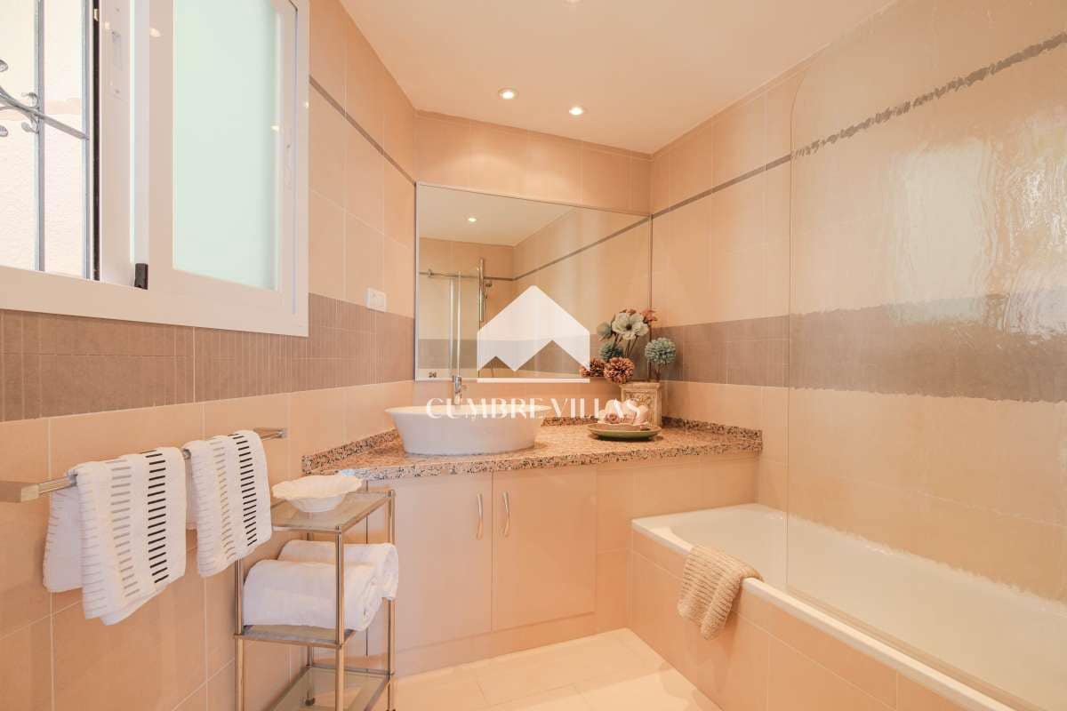 5 soveværelse Villa til salg i Salobrena med swimmingpool garage - € 930.000 (Ref: 9106143)