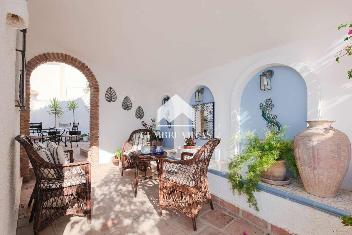 5 soveværelse Villa til salg i Salobrena med swimmingpool garage - € 930.000 (Ref: 9106143)