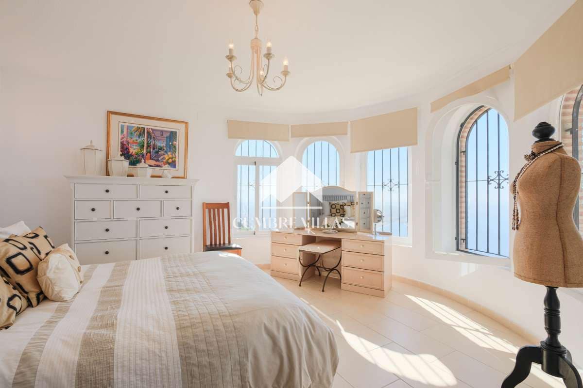 5 soveværelse Villa til salg i Salobrena med swimmingpool garage - € 930.000 (Ref: 9106143)