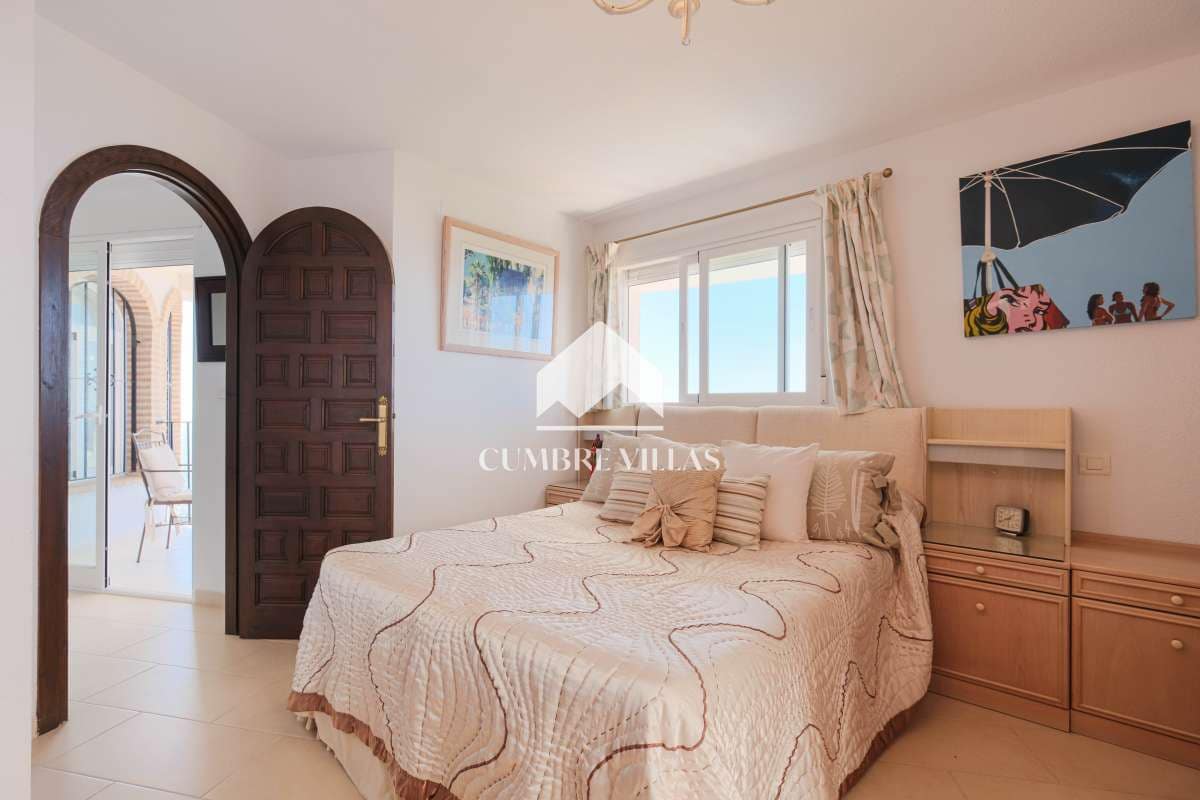 5 soveværelse Villa til salg i Salobrena med swimmingpool garage - € 930.000 (Ref: 9106143)