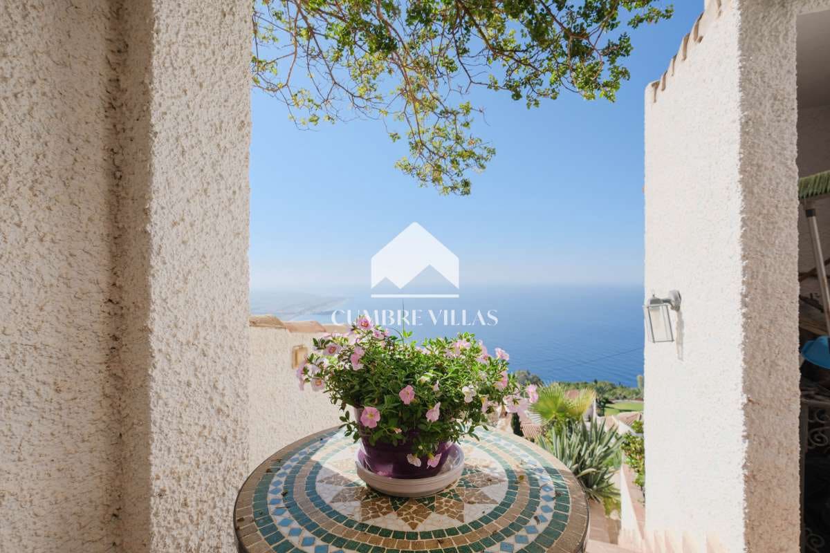 5 soveværelse Villa til salg i Salobrena med swimmingpool garage - € 930.000 (Ref: 9106143)