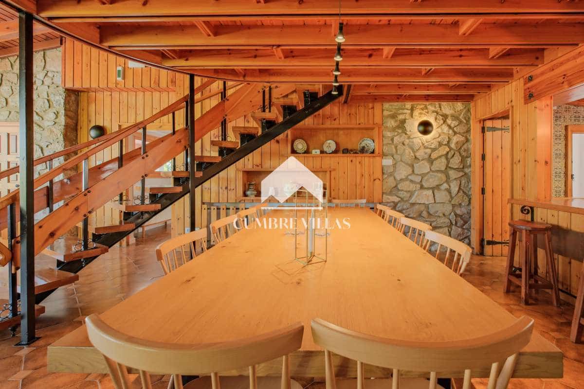 7 soveværelse Villa til salg i Gojar med swimmingpool - € 1.550.000 (Ref: 9141122)