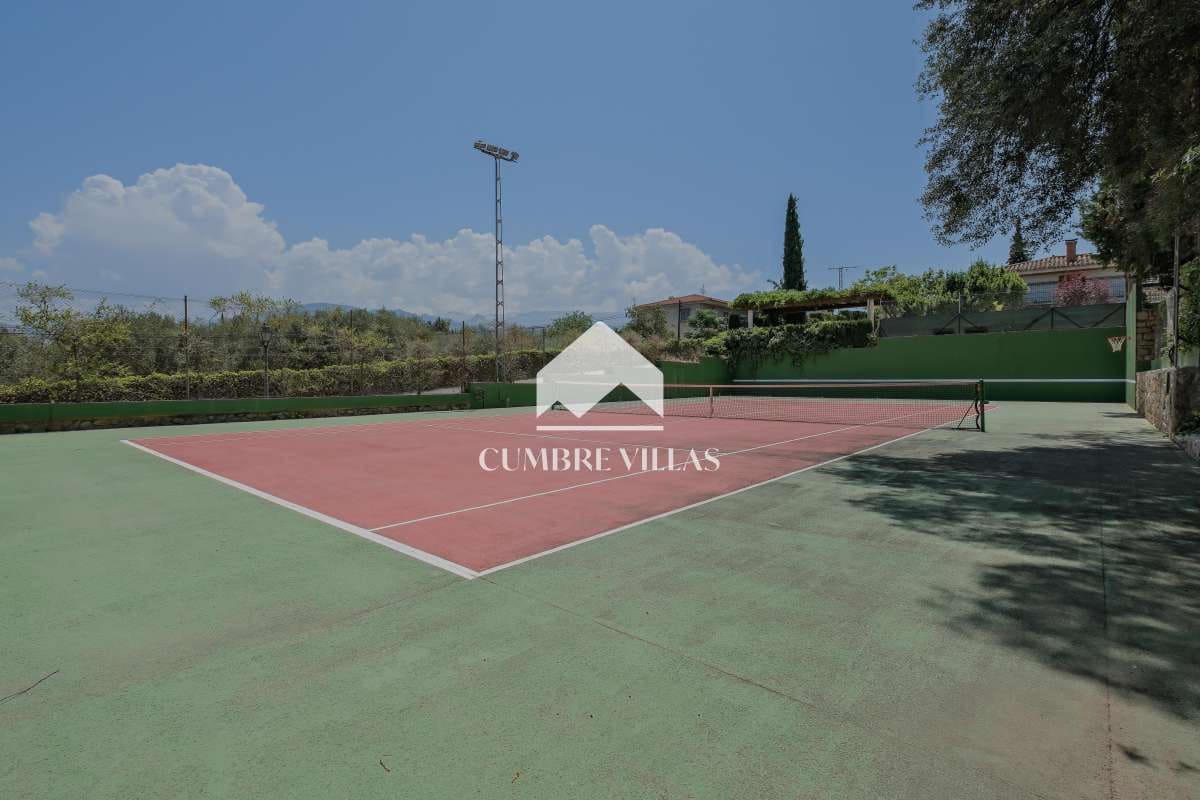 7 soveværelse Villa til salg i Gojar med swimmingpool - € 1.550.000 (Ref: 9141122)