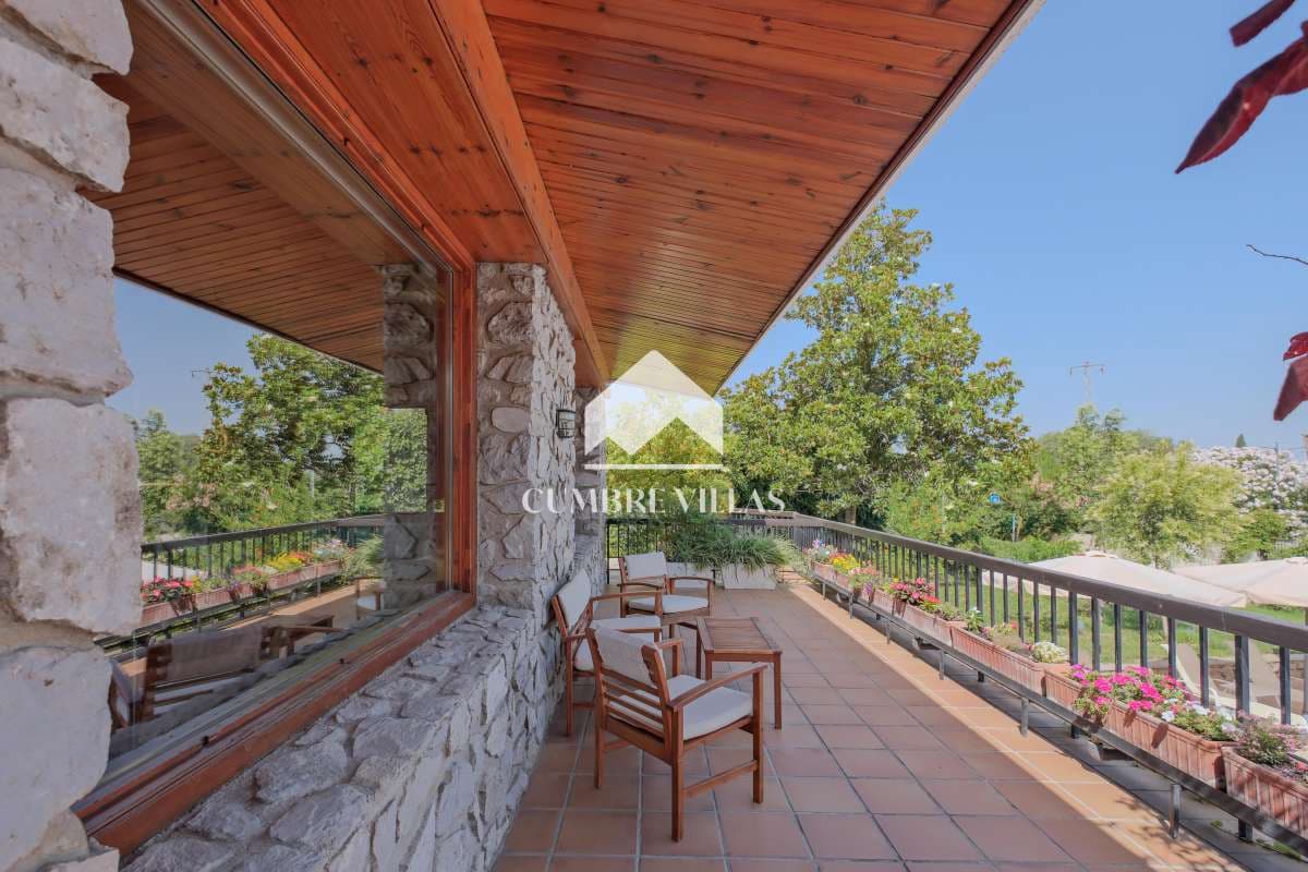 7 soveværelse Villa til salg i Gojar med swimmingpool - € 1.550.000 (Ref: 9141122)