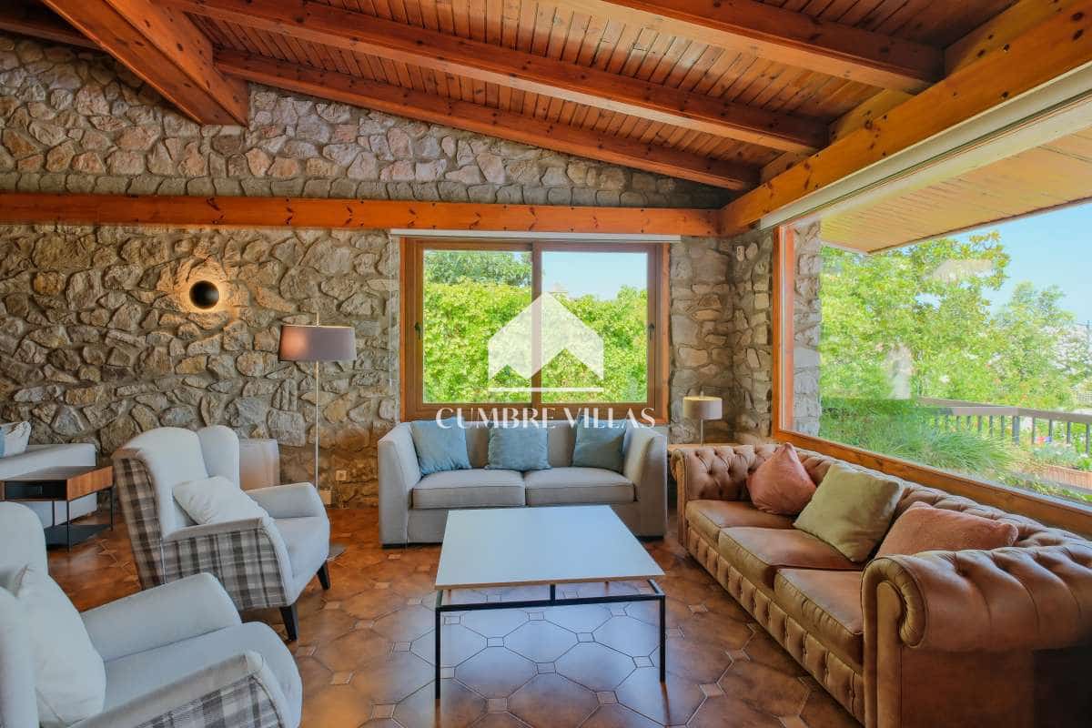 7 soveværelse Villa til salg i Gojar med swimmingpool - € 1.550.000 (Ref: 9141122)