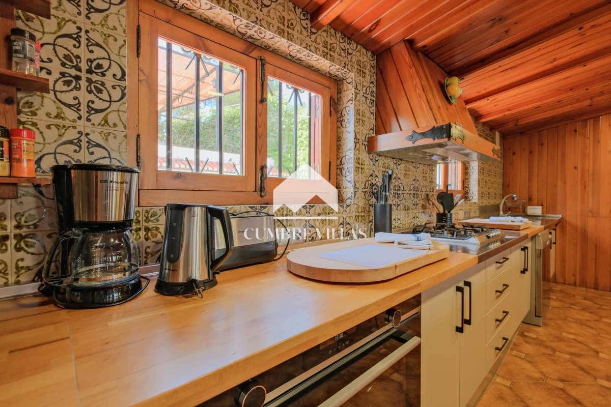 7 soveværelse Villa til salg i Gojar med swimmingpool - € 1.550.000 (Ref: 9141122)