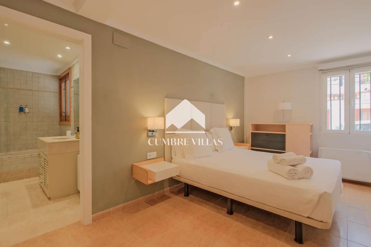 7 soveværelse Villa til salg i Gojar med swimmingpool - € 1.550.000 (Ref: 9141122)