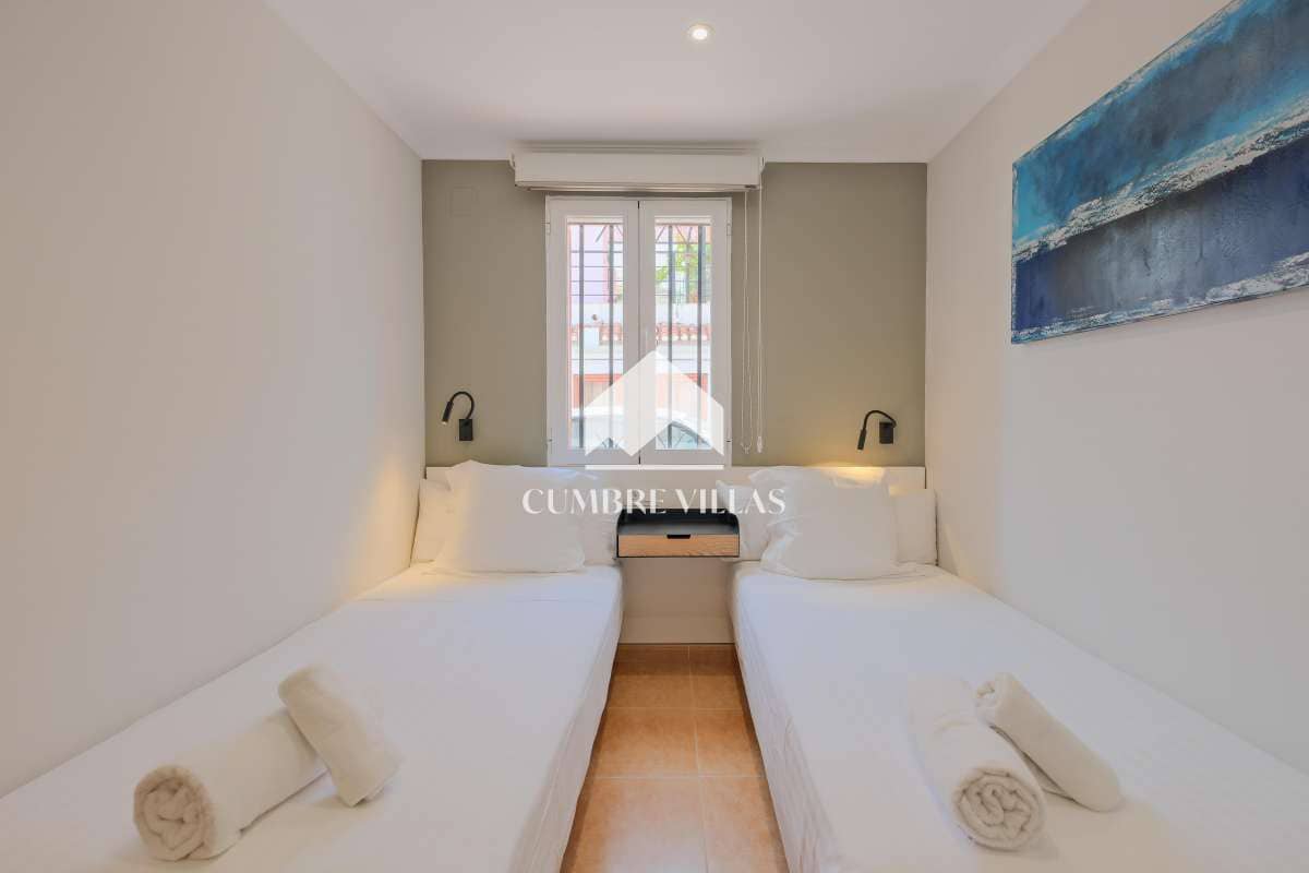 7 soveværelse Villa til salg i Gojar med swimmingpool - € 1.550.000 (Ref: 9141122)